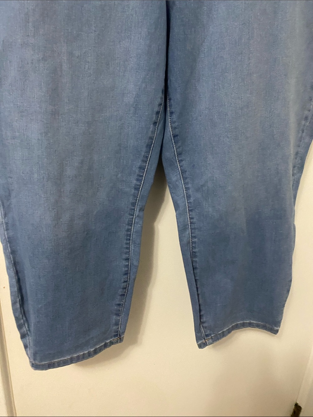 Capris - Picture 3 of 8